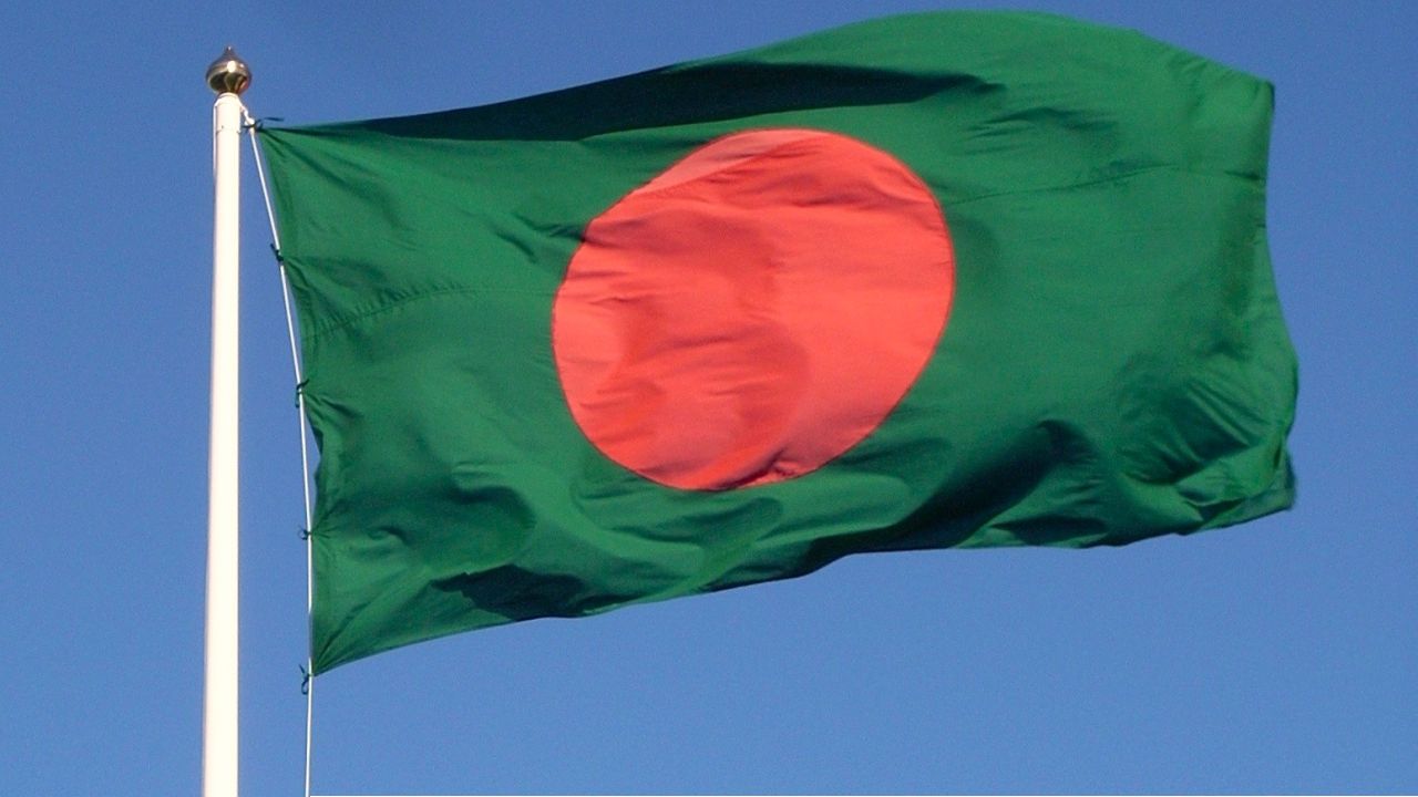 জাতীয় পতাকা ব্যবহারে মানতে হবে যা