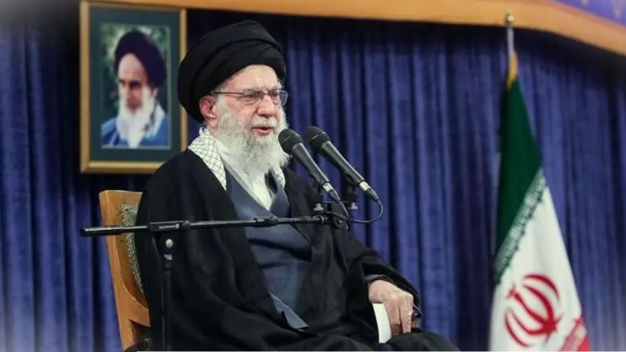 আলী খামেনি 'আর নেই'