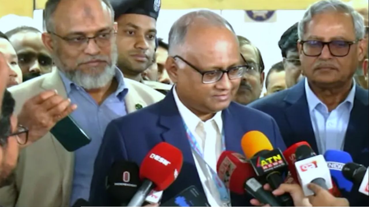 দুদক চেয়ারম্যানের পদত্যাগ