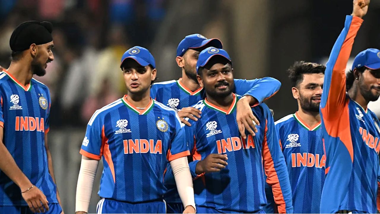 ইংল্যান্ডকে হারিয়ে ফাইনালে ভারত