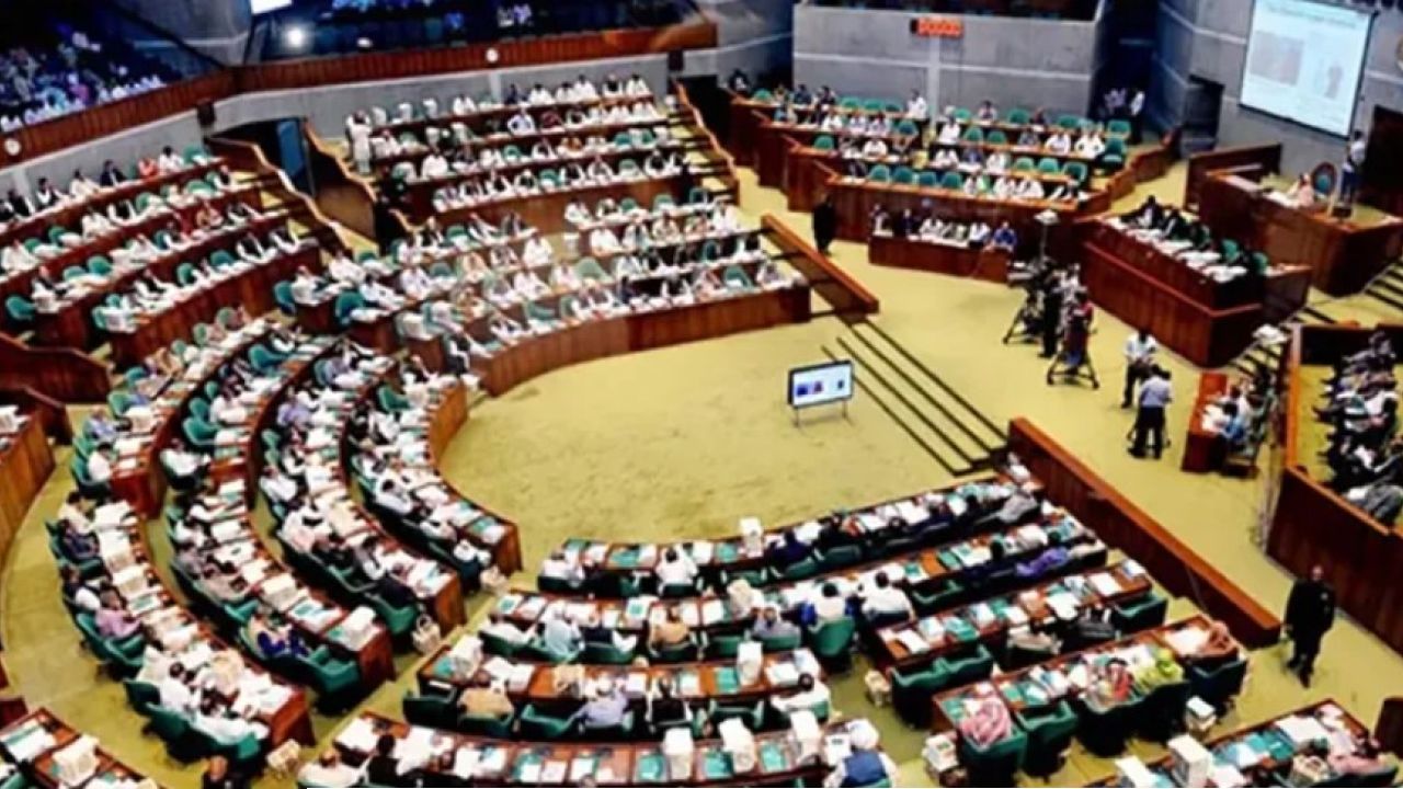 সংসদে বিরোধী দলের ওয়াকআউট