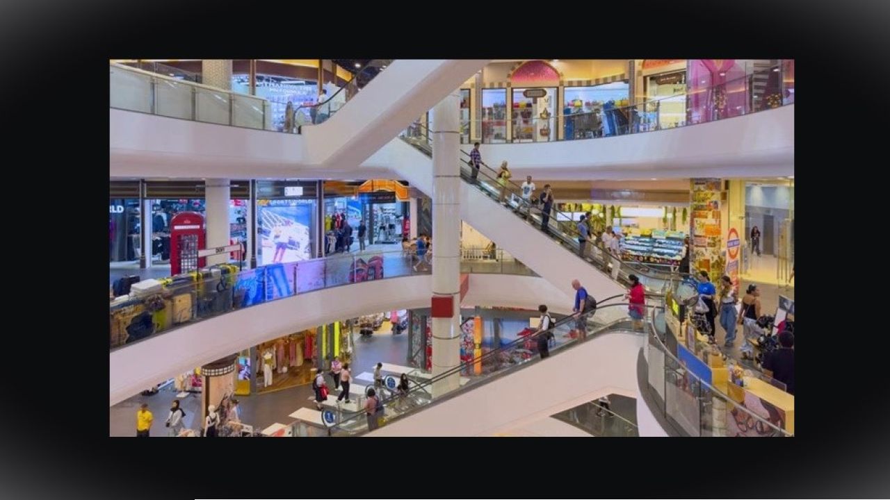 সন্ধ্যা ৭টায় বন্ধ দোকানপাট