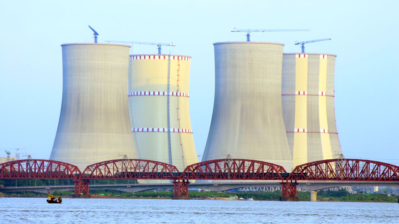 বিদ্যুৎ উৎপাদনের পথে রূপপুর