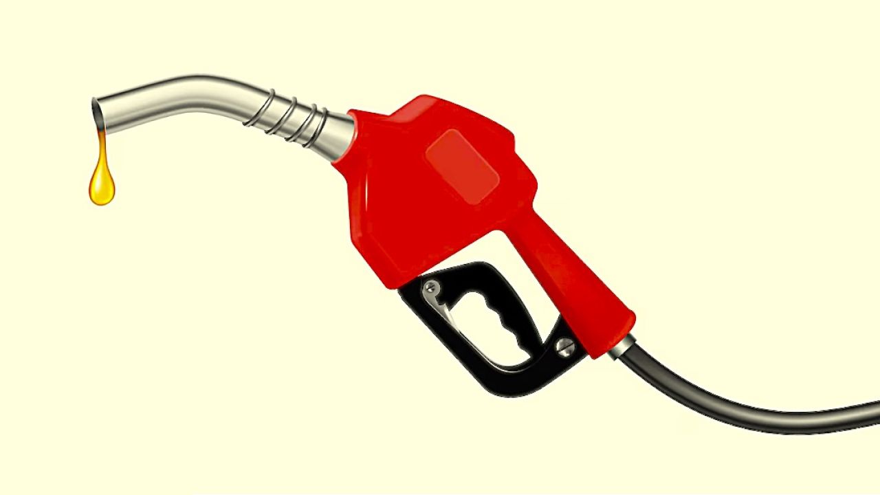 কেন বাড়ল তেলের দাম